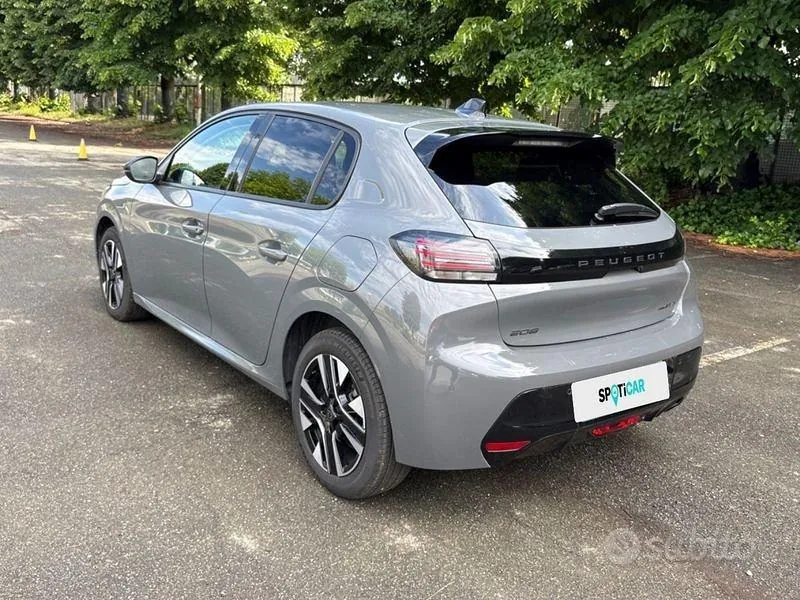 Peugeot 208 2025 photo 3