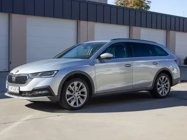 Skoda Octavia Combi 2021 photo 4