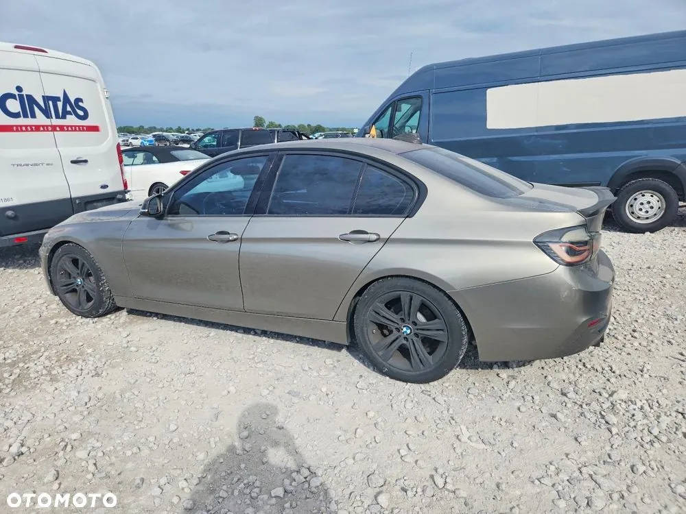 BMW 3 Series 2015 photo 3