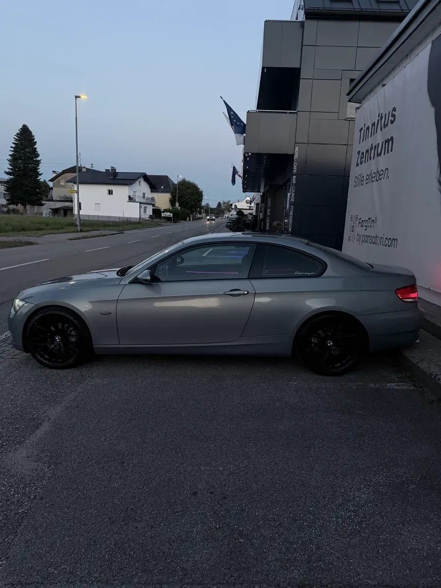 BMW 3 Series 2008 photo 3