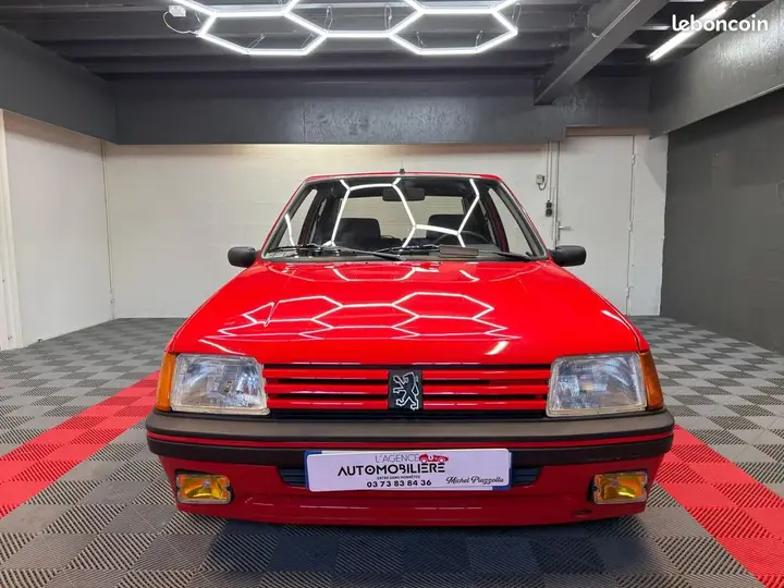 Peugeot 205 1988 photo 3
