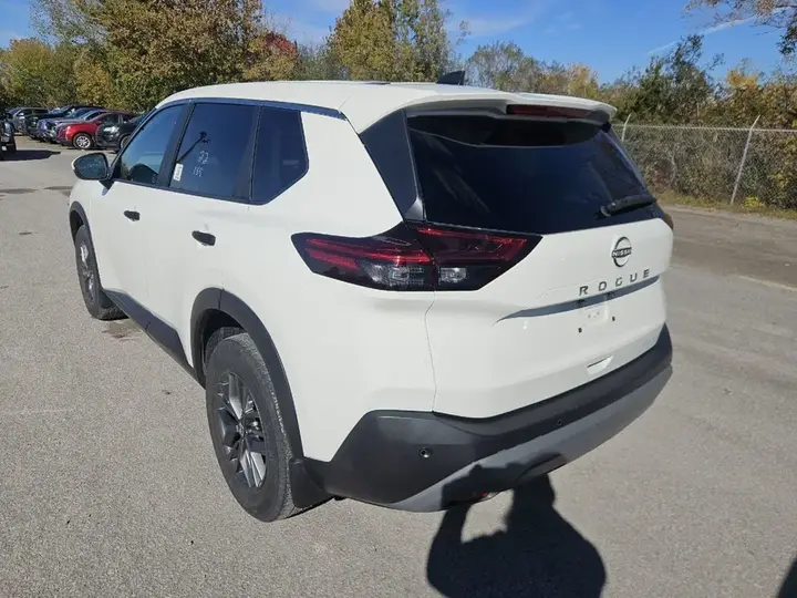 Nissan Rogue 2022 photo 2