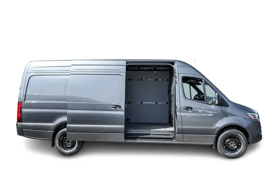 Mercedes-Benz Sprinter 2026 photo 4