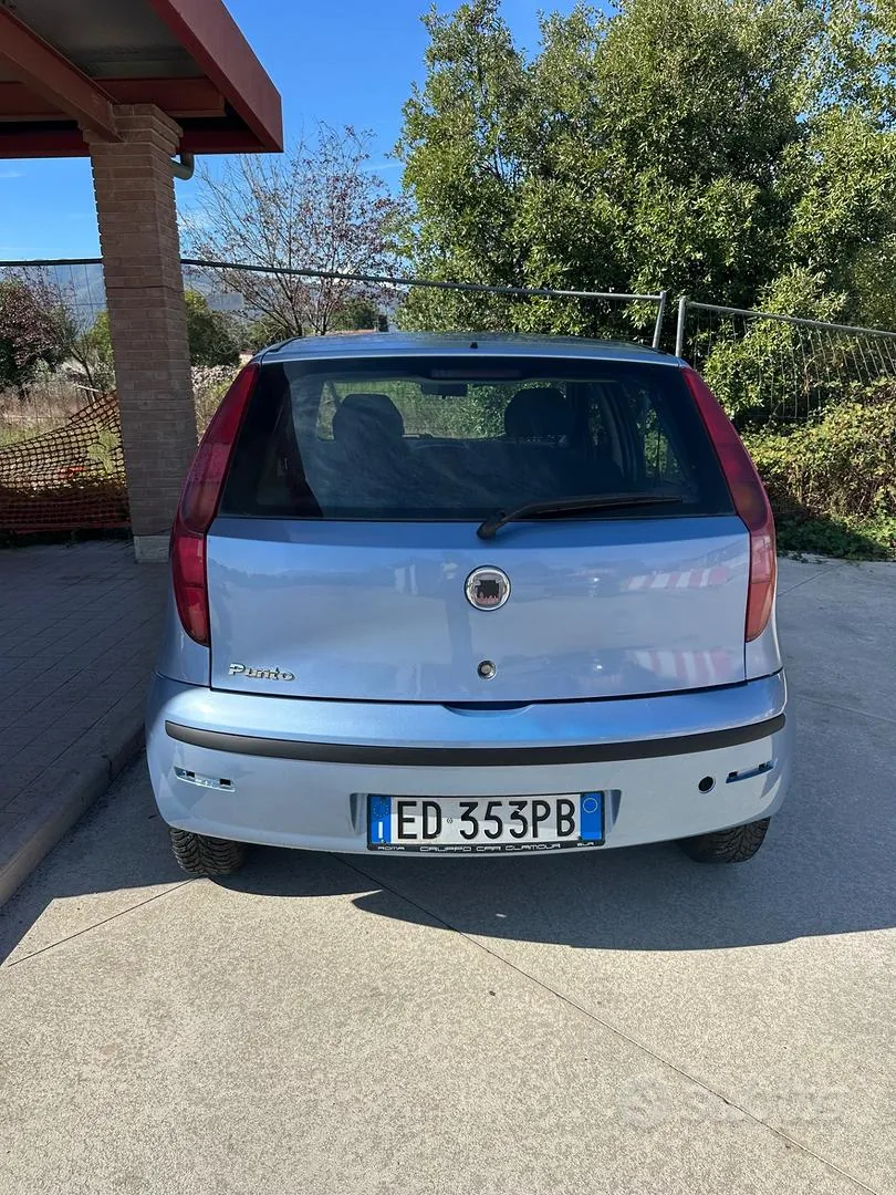Fiat Punto 2010 photo 3