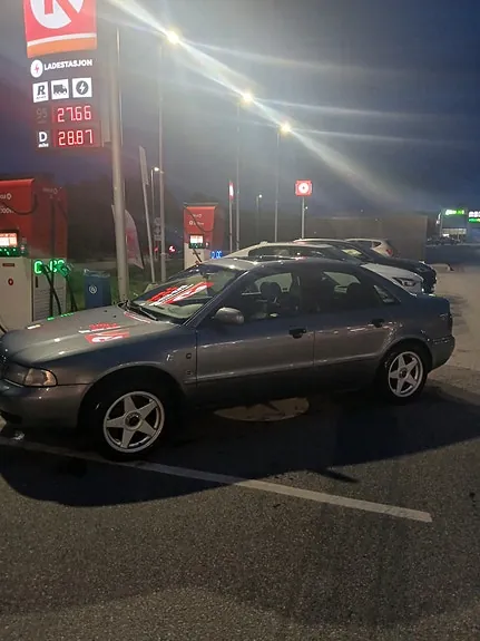 Audi A4 1996 photo 2