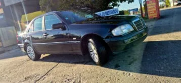 Mercedes-Benz C180
