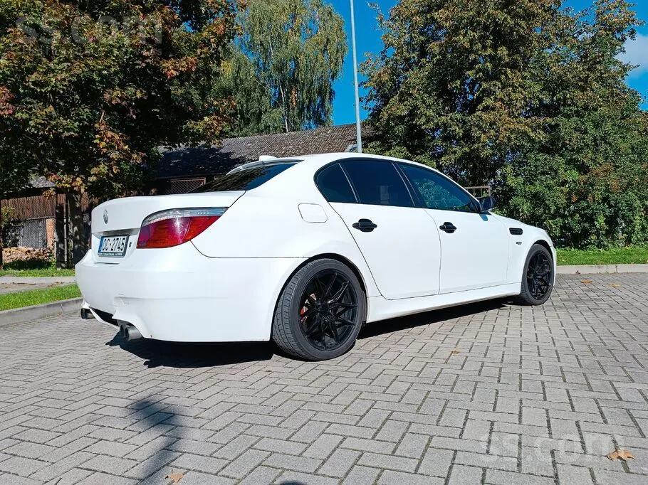 BMW 530 2004 photo 2