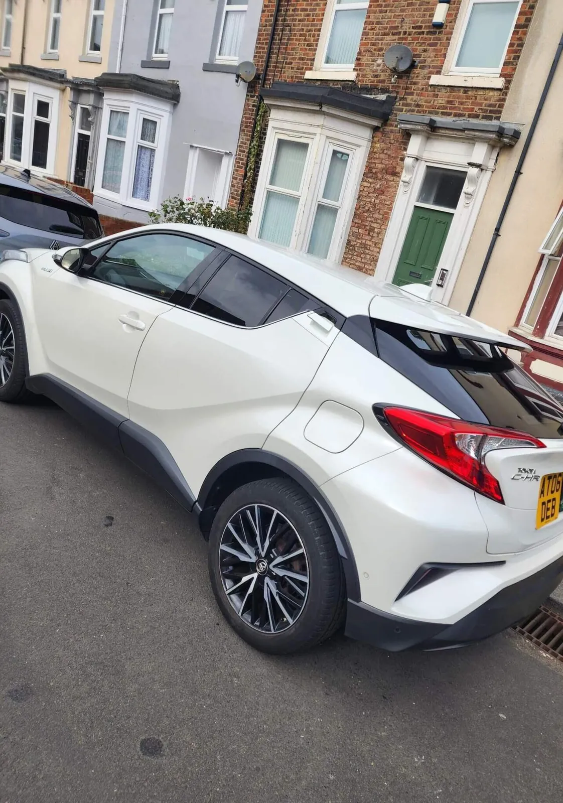 Toyota C-Hr 2018 photo 2