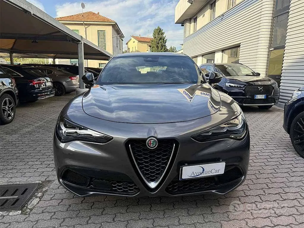 Alfa Romeo Stelvio 2023 photo 2