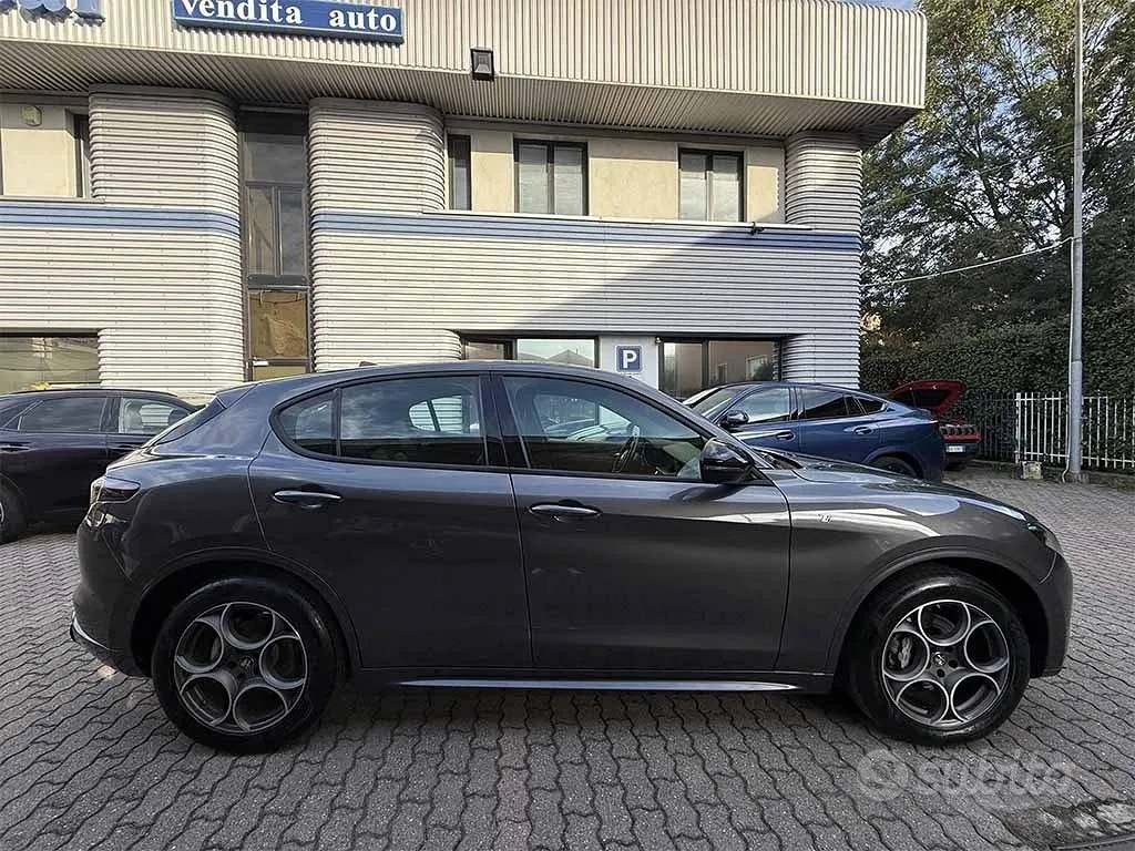 Alfa Romeo Stelvio 2023 photo 4