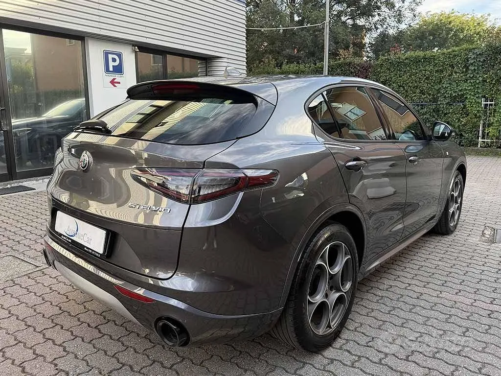 Alfa Romeo Stelvio 2023 photo 5