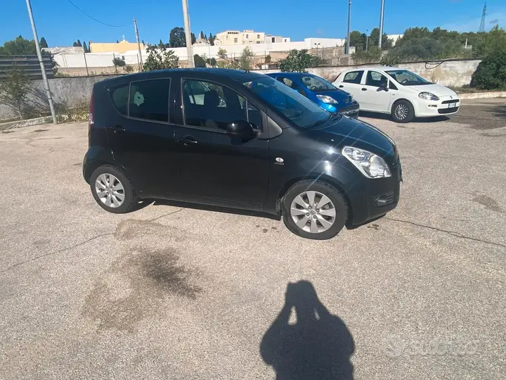 Suzuki Swift 2010 photo 3