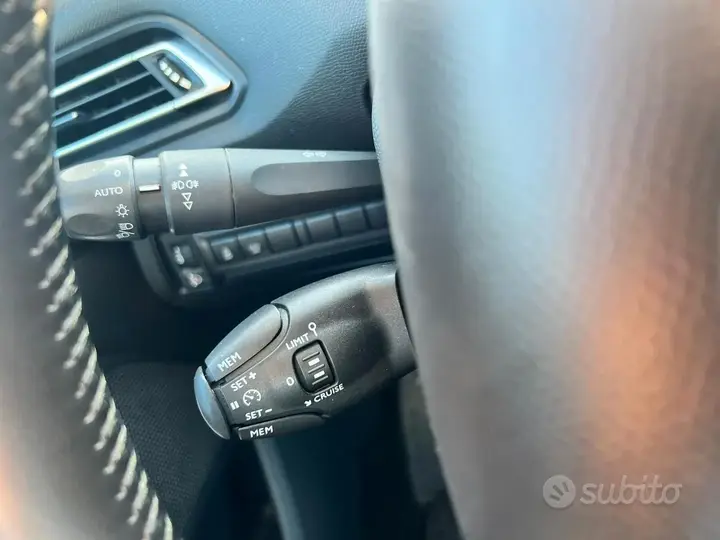 Peugeot 308 2017 photo 4