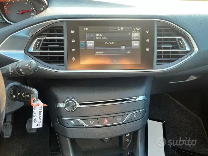 Peugeot 308 2017 photo 3