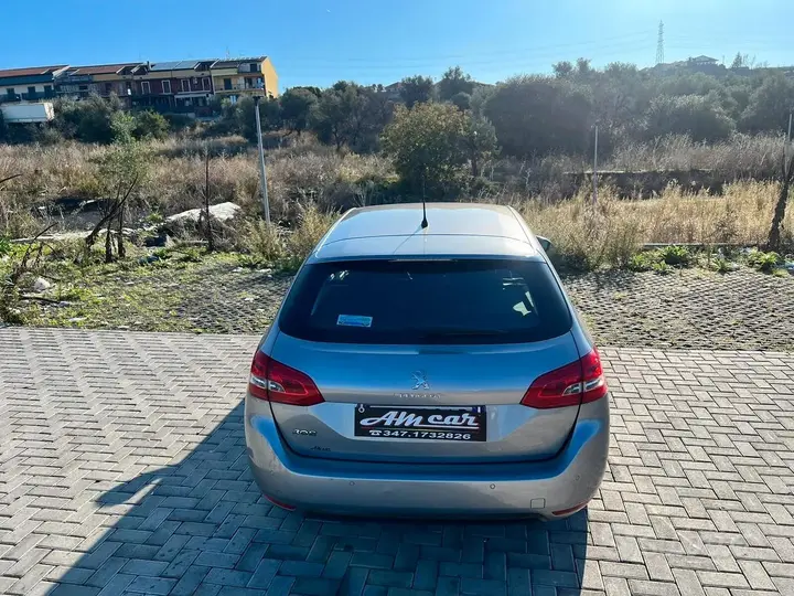Peugeot 308 2017 photo 2