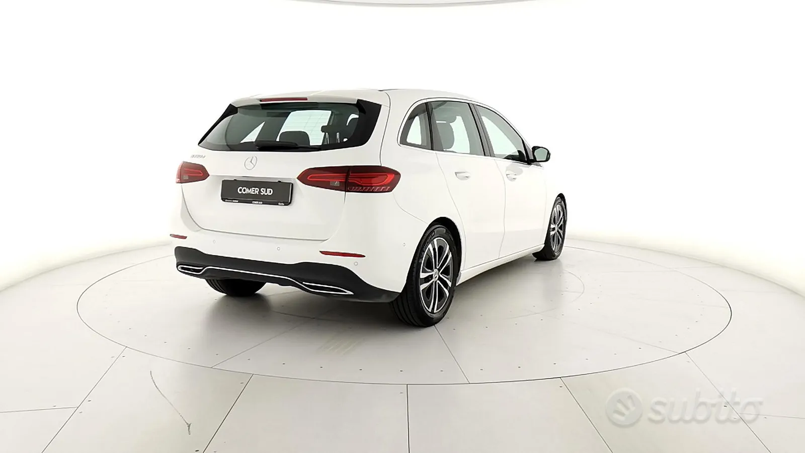 Mercedes-Benz C-Class 2024 photo 4