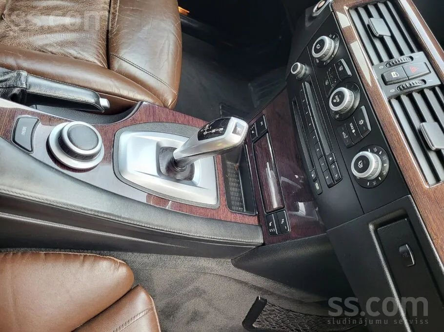 BMW 530 2008 photo 2
