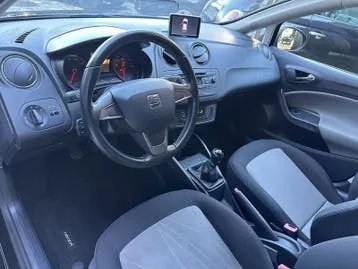 Seat Ibiza 2015 photo 2
