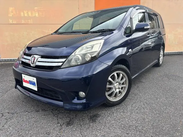 Toyota Is 2013 photo 2