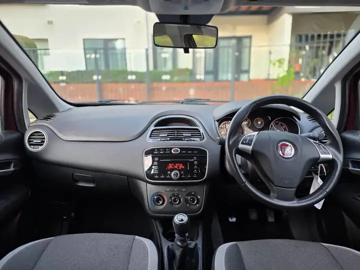 Fiat Punto 2012 photo 5