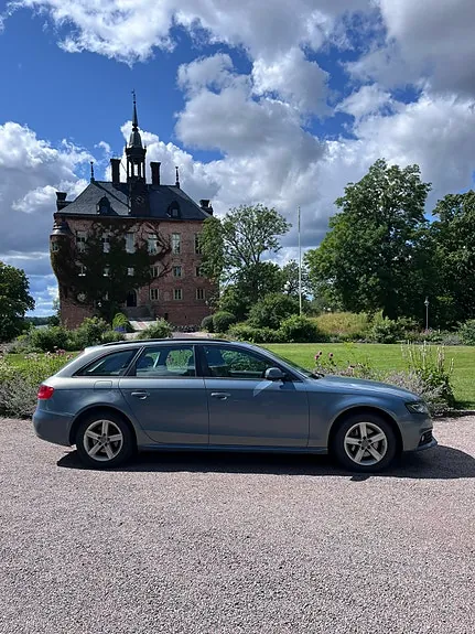Audi A4 2012 photo 2