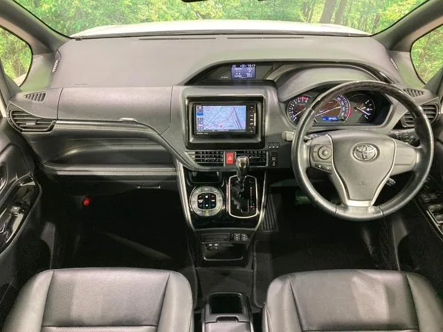 Toyota Esquire 2017 photo 2