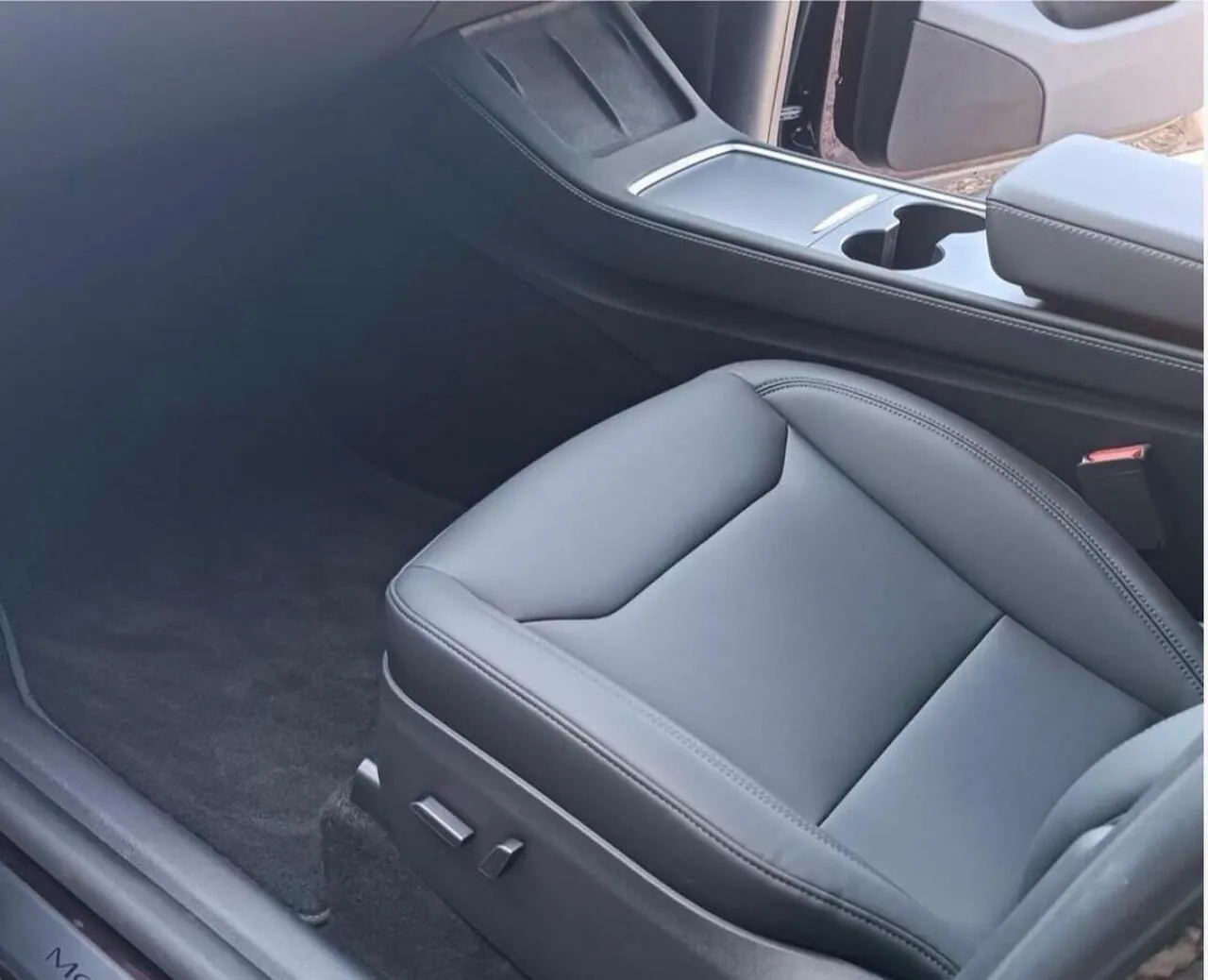 Tesla Model Y 2024 photo 3