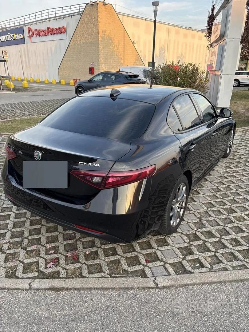 Alfa Romeo Giulia 2017 photo 3