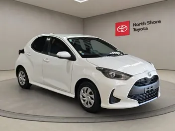 Toyota Yaris 2023 photo 2