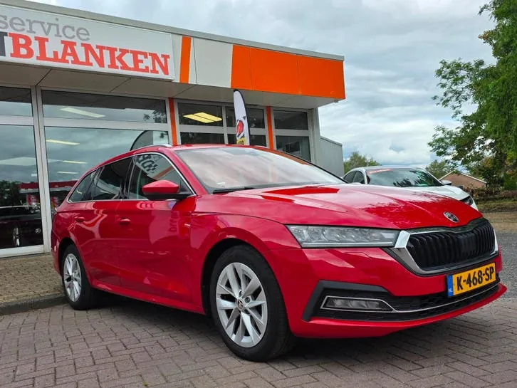 Skoda Octavia 2021 photo 3