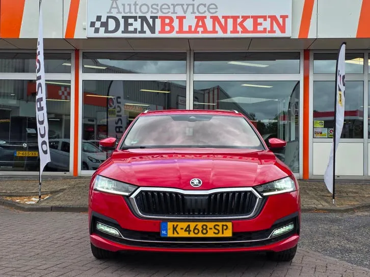 Skoda Octavia 2021 photo 2
