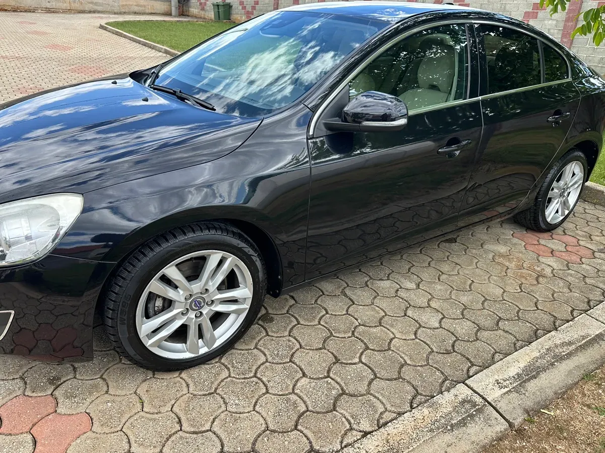 Volvo S60 2010 photo 3