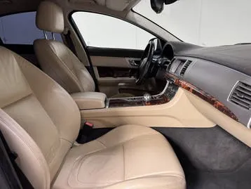 Jaguar Xf 2012 photo 2