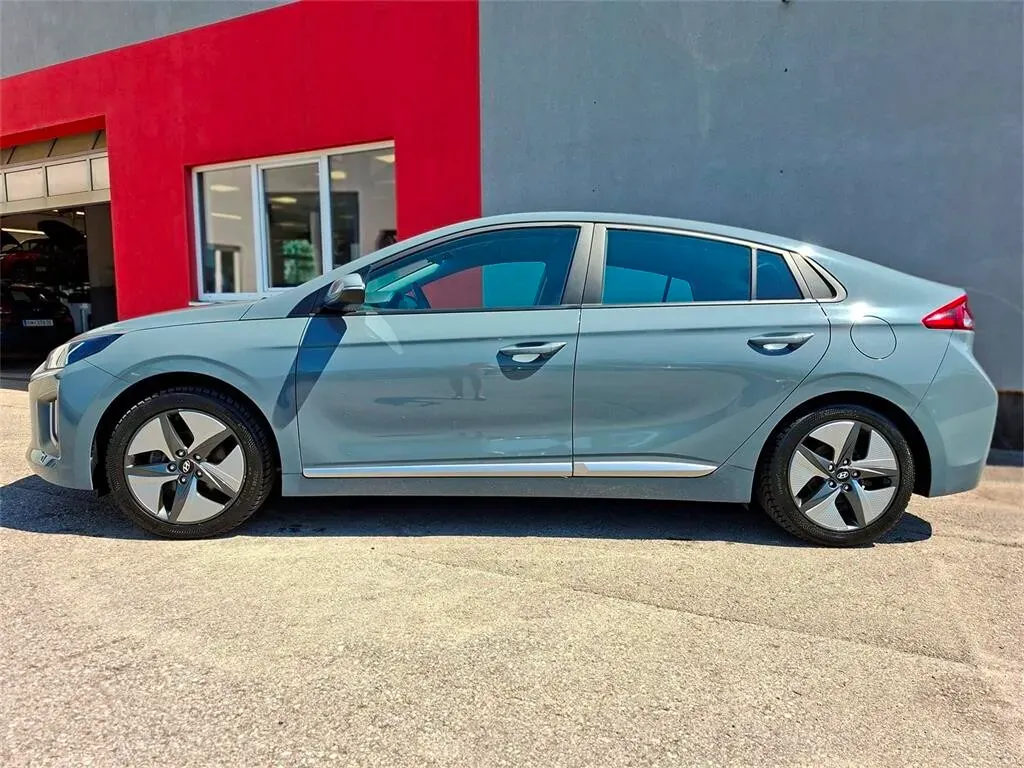 Hyundai Ioniq 2022 photo 2