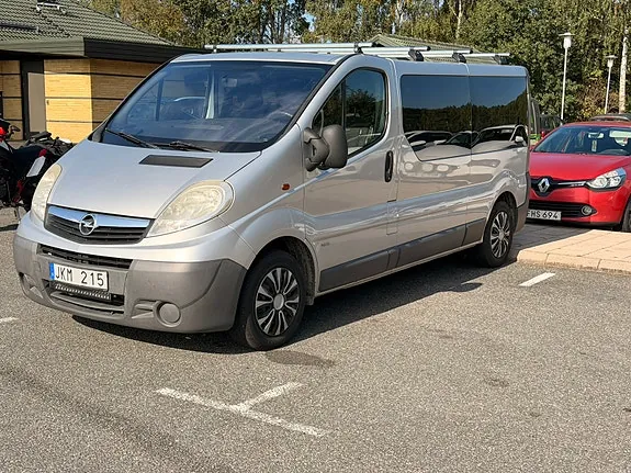Opel Vivaro 2010 photo 2