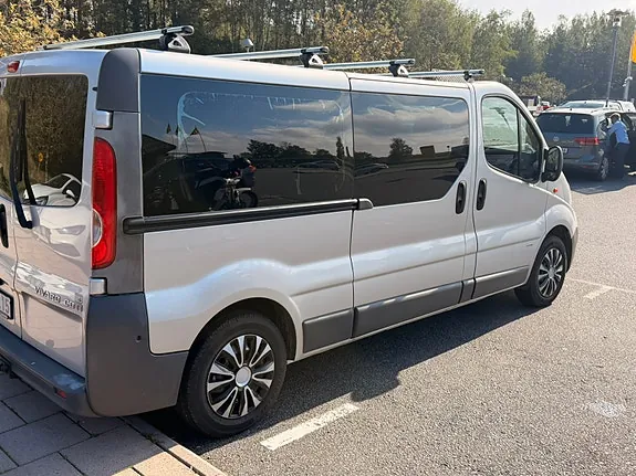 Opel Vivaro 2010 photo 4