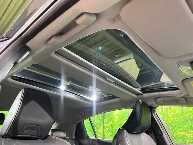 Toyota Prius Z 2025 photo 3