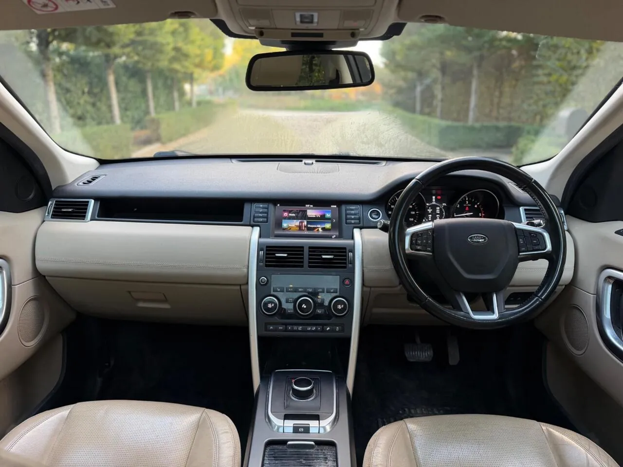 Land Rover Discovery Sport 2017 photo 2