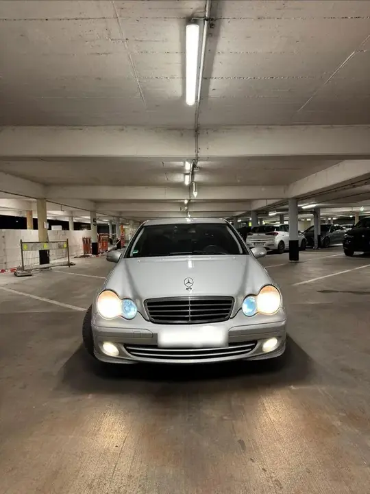 Mercedes-Benz C200