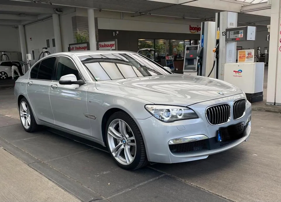 BMW 750D