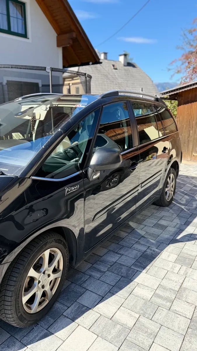 Citroen C4 Picasso 2011 photo 2