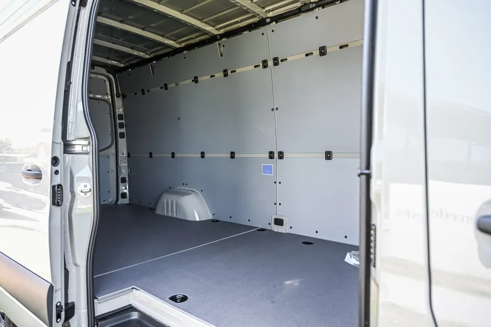 Mercedes-Benz Sprinter 2026 photo 5
