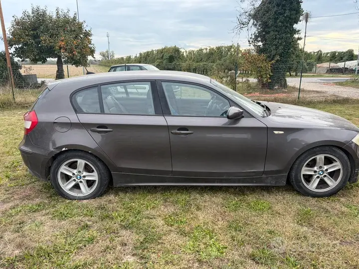 BMW 1 Series 2004 photo 2