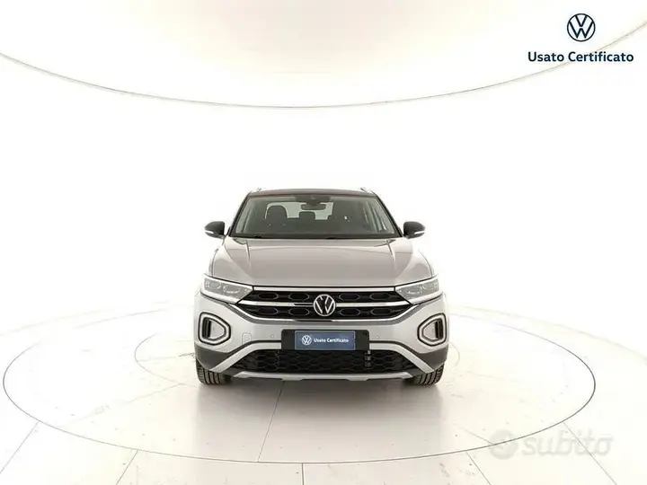 Volkswagen T-Roc 2023 photo 2
