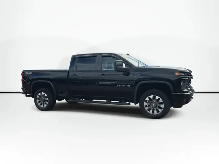 Chevrolet Silverado 2500 2024 photo 2