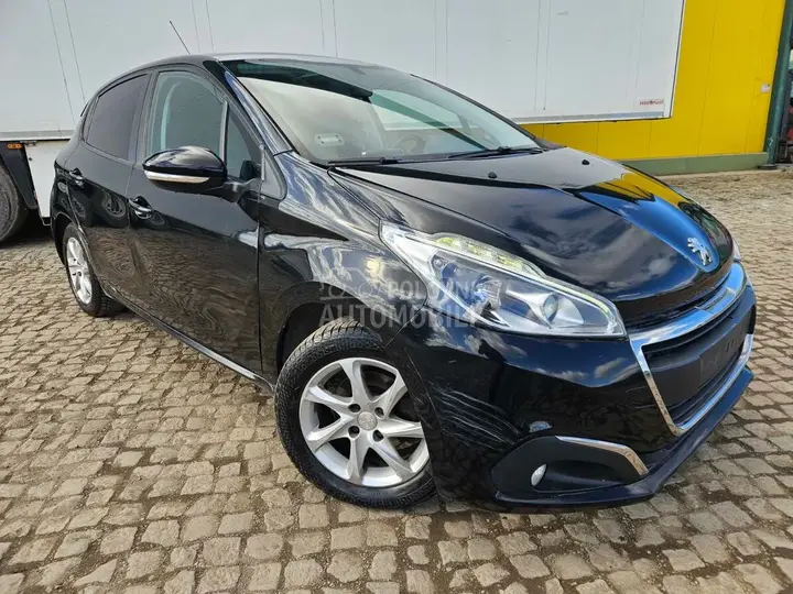 Peugeot 208 2017 photo 2