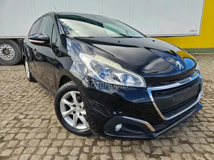 Peugeot 208 2017 photo 3
