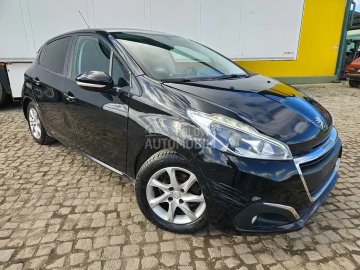 Peugeot 208 2017 photo 4