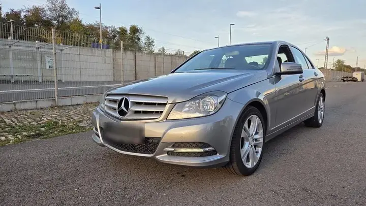 Mercedes-Benz C180