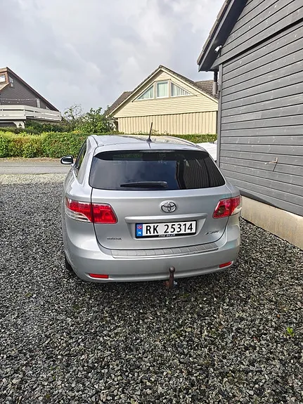 Toyota Avensis 2011 photo 3